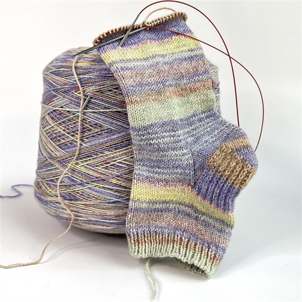 Calzetteria Summer Maxi: 45% меринос, 35% хлопок, 13% па, 7% эластан. Метраж 340м/100г. 15020