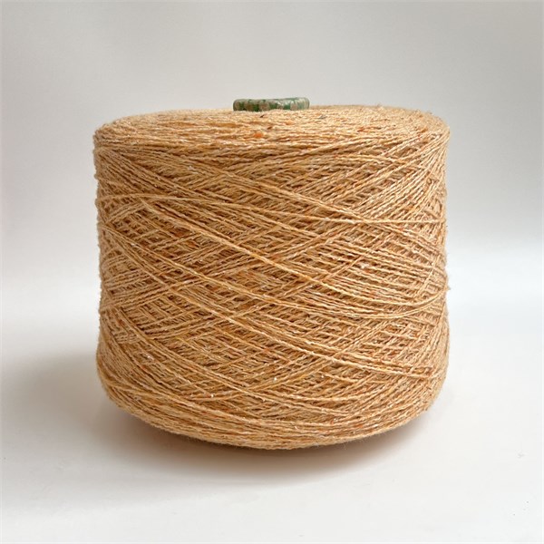 Beat: 55% меринос, 30% буретный шелк, 15% па. Метраж 400м/100г. 01317